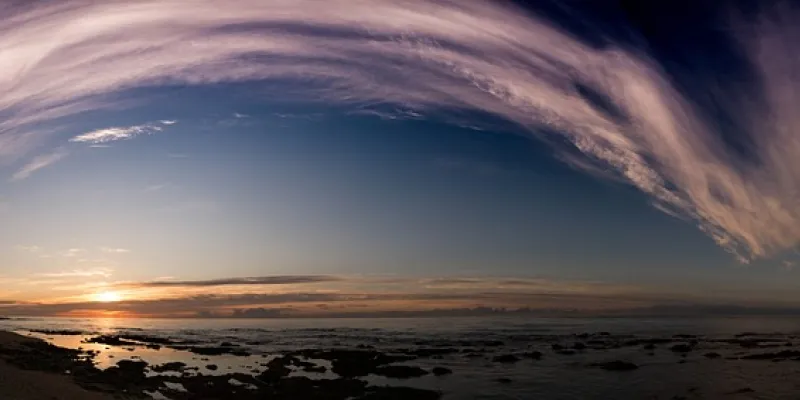 Amanecer en Málaga con un cielo limpio
