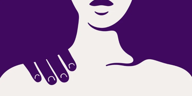 Infografía de la silueta de una mujer en blanco con el fondo morado y una mano sobre su hombro
