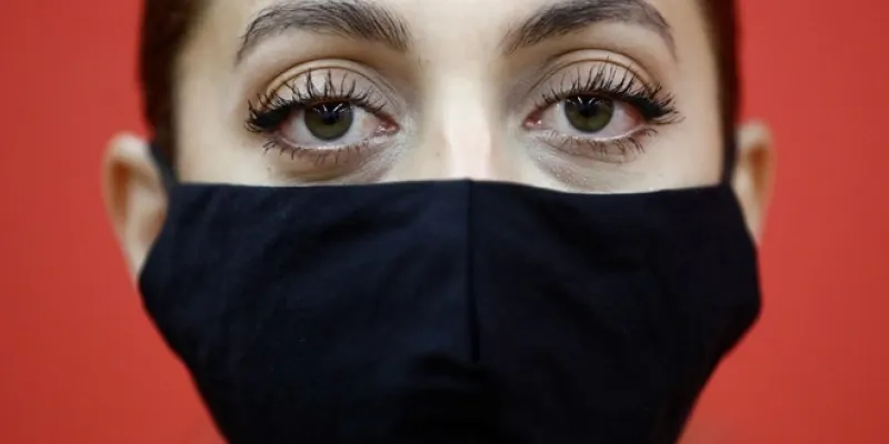 La primera mascarilla que inactiva el virus de la COVID-19 cuesta 10 euros.