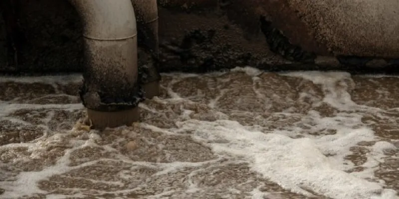 Un material elimina plomo de aguas residuales