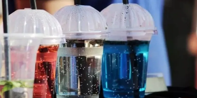 Vasos de bebidas refrescantes