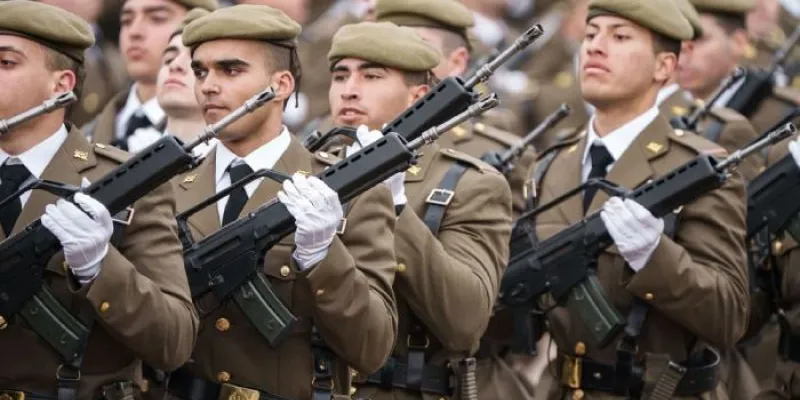  Imagen del desfile de las Fuerzas Armadas, el pasado enero. (Javier Cintas/Europa Press) Imagen del desfile de las Fuerzas Armadas, el pasado enero.
