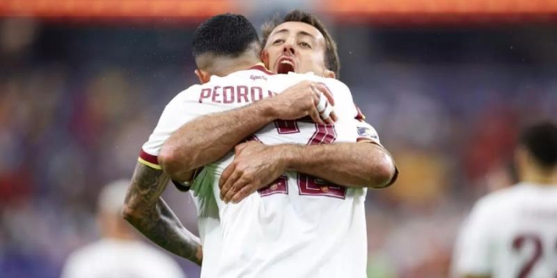 Pedro Porro y Mikel Oyarzabal 
