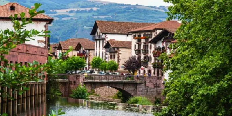 Pueblo de Elizondo.iStock