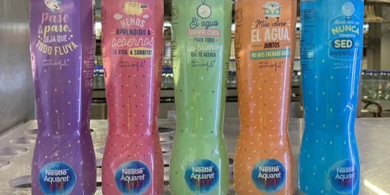Botellas de plástico reciclado de Nestlé Aquarel y Mr.Wonderful