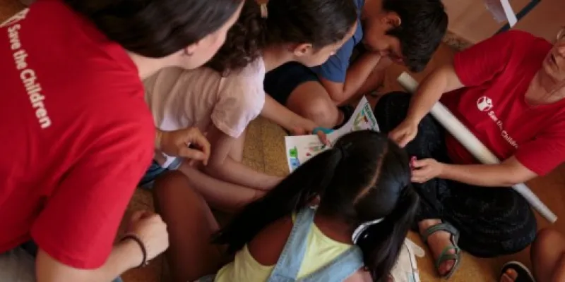 Save the Children, personal trabajando por una educación inclusiva
