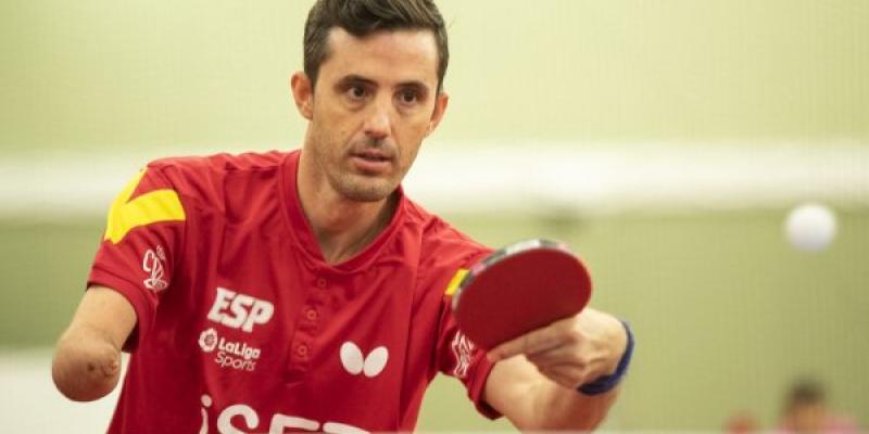 José Manuel Ruiz, en un partido de tenis de mesa