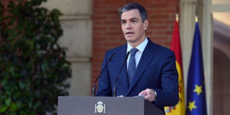 Pedro Sánchez compareciendo ante la prensa en Moncloa