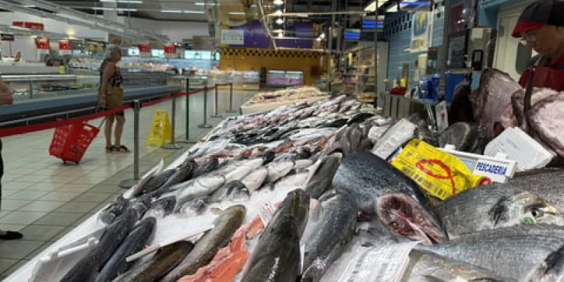Pescadería de mostrador y fresca