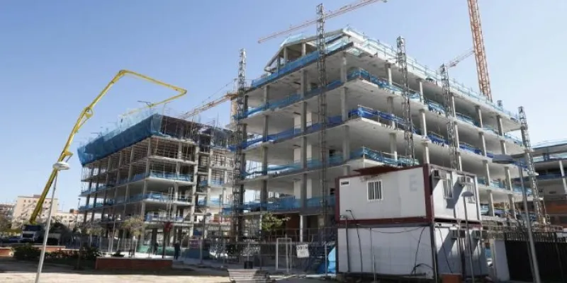 Obras de edificación de viviendas en Madrid.