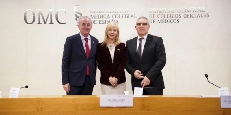 Participantes en la presentación del informe de agresiones a médicos 2025