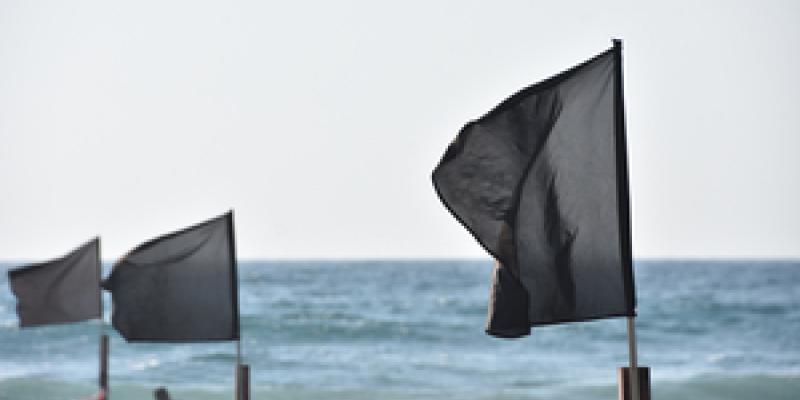 Ecologistas en Acción anuncia bandera negra en playas españolas