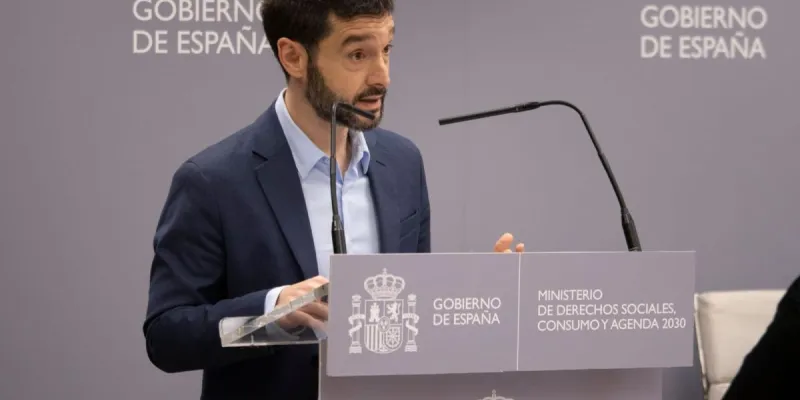 El ministro Bustinduy, en enero en la presentación de la Estrategia Nacional de Prevención y Lucha contra la Pobreza y Exclusión Social 