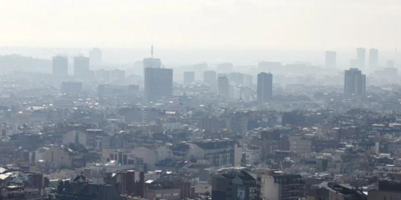  Imagen de Barcelona en la que se puede apreciar la contaminación atmosférica 
