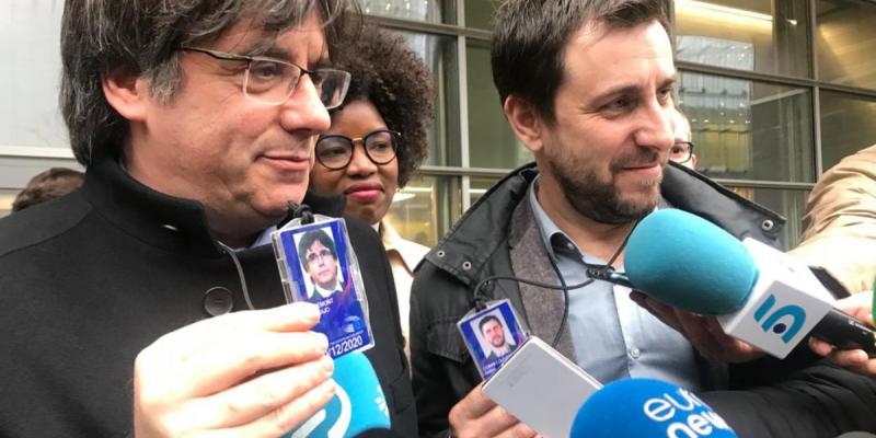 Puigdemont y Comín actuarán como diputados “no inscritos”, lo que supone que no formarán parte de ningún grupo.