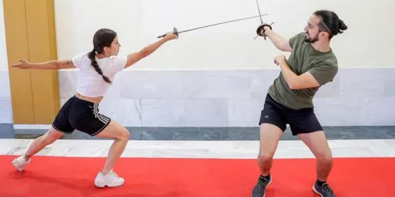 Participantes en la escuela de esgrima Puy Du Fou