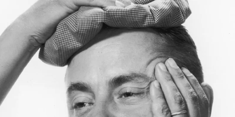 Un hombre con dolor