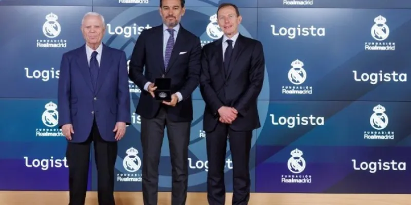Foto de familia de los firmantes del acuerdo