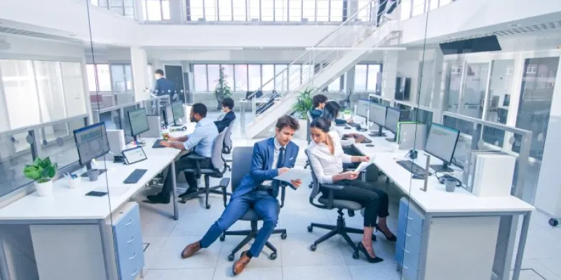 Trabajadores en una oficina 
