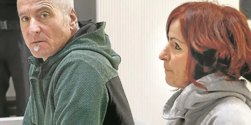Xabier García Gaztelu, 'Txapote', junto a su pareja Irantzu Gallastegi, en un juicio en la Audiencia Nacional.