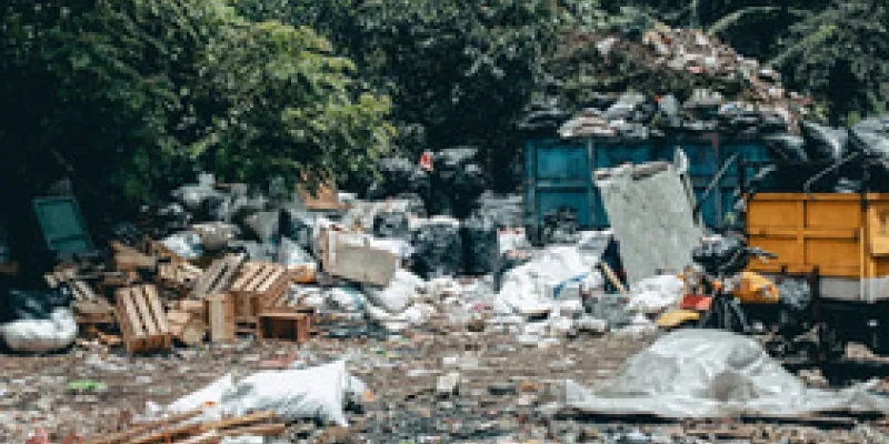 Riesgos ambientales y datos de pobreza