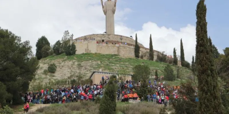 Gente en la Romería de Santo Toribio al Cristo del Otero, en Palencia