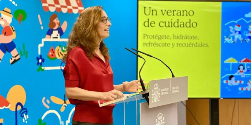 La ministra de Sanidad durante la presentación de la campaña 'Un verano de cuidado'