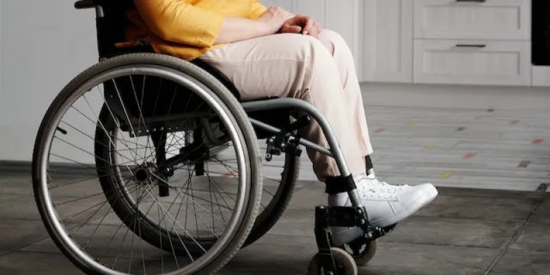 Una silla de ruedas con comando de voz 