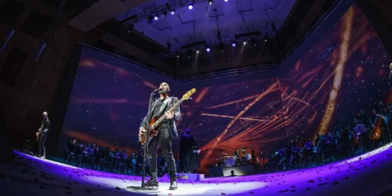 Carlos Escobedo, cantante de Sôber, en concierto