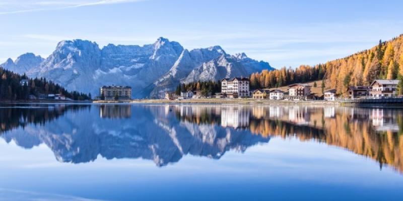 Lago di Misurina en los Alpes italianos