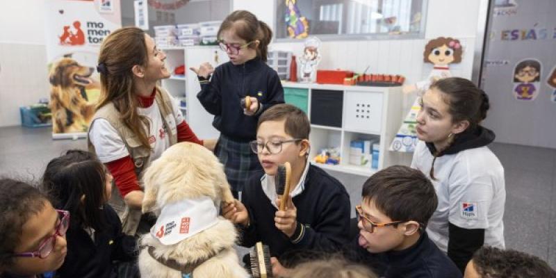 La terapia asistida con perros para niños con Síndrome de Down