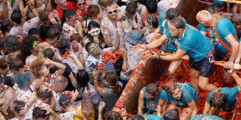 La Tomatina de Buñol es la más accesible