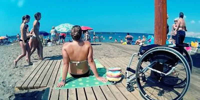 Playa accesible para personas con discapacidad o movilidad reducida/Consumer