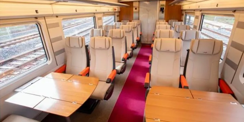 interior de un tren Avlo