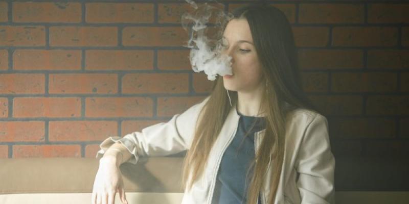 Vapeo adolescente en España