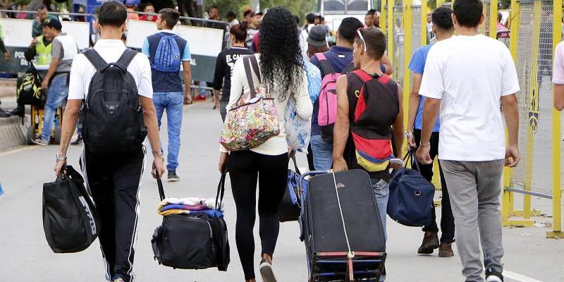 venezolanos huyendo