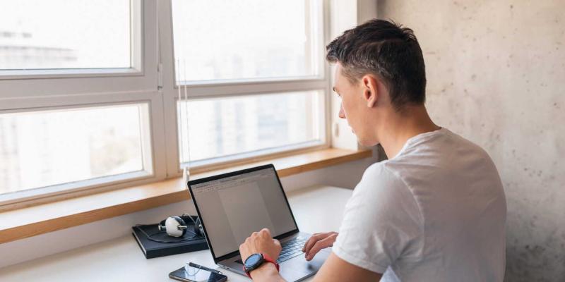 Teletrabajar en verano y ahorrar en la factura