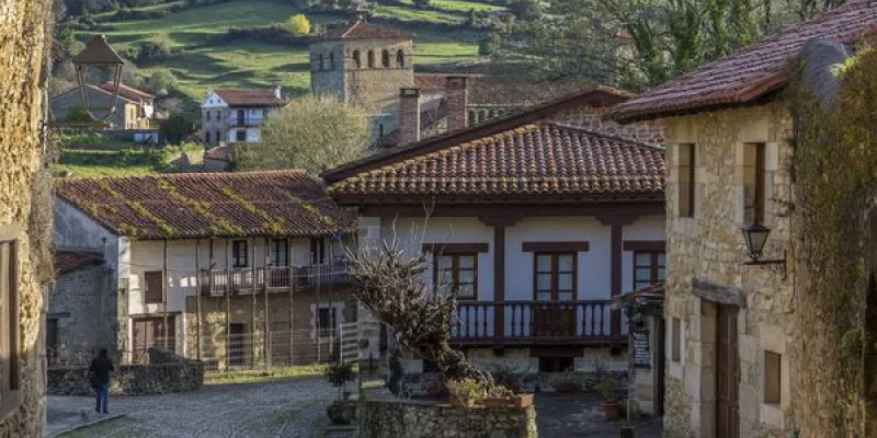 Con vivienda asequible el Gobierno combate el sinhogarismo y la España vacíada