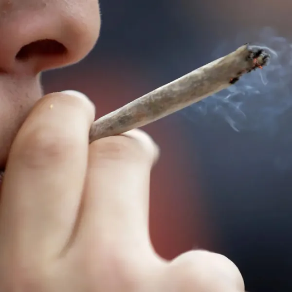 El cannabis afecta a la salud mental de los adolescentes