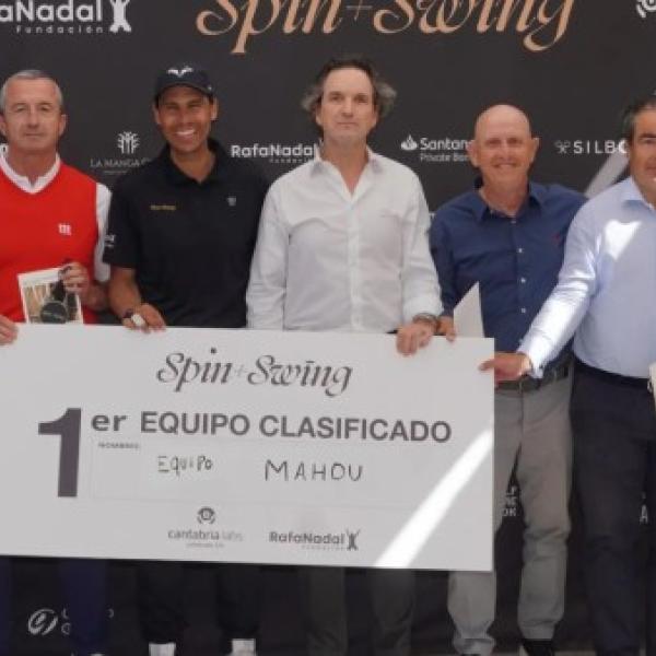 El equipo representativo de la compañía Mahou recoge el primer premio