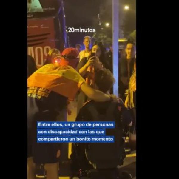 20Minutos captó como los aficionados con discapacidad disfrutaron con los jugadores