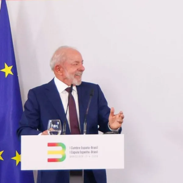 El presidente del Gobierno, Pedro Sánchez, y el presidente brasileño, Luiz Inácio Lula da Silva, durante una cumbre en Barcelona.