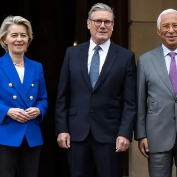 Von der Leyen, Starmer y Costa, en Londres.