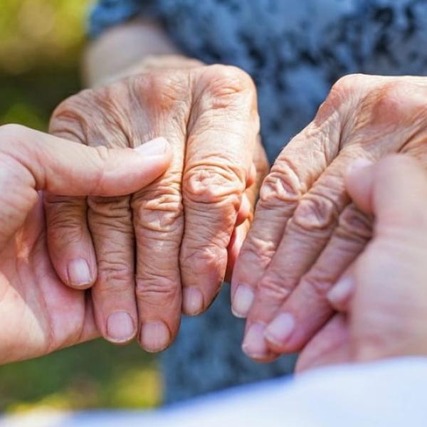 Desigualdad en las terapias de mujeres con Parkinson