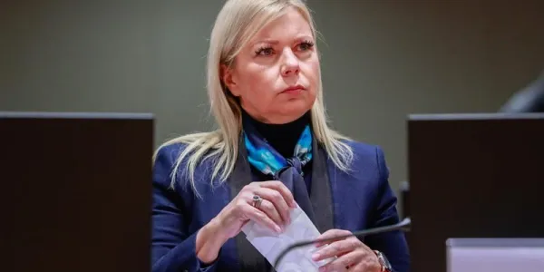 15046303w