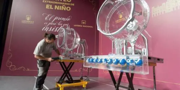 Hacienda recaudará este año con el gravamen del sorteo del Niño 4,5 millones de euros menos que el año pasado.