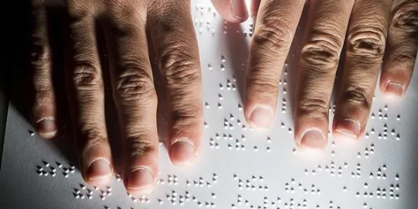 Aprendizaje del Braille en niños ciegos.