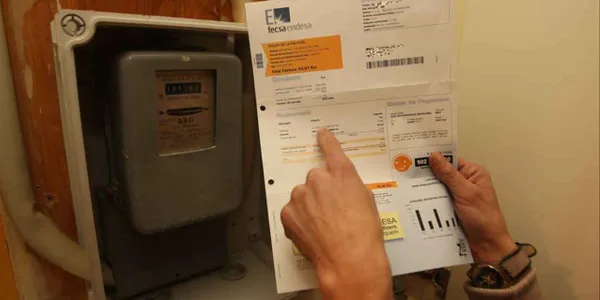 El Gobierno planteará una serie de medidas para pagar la luz y la gasolina