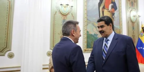 Maduro ayuda Cruz Roja