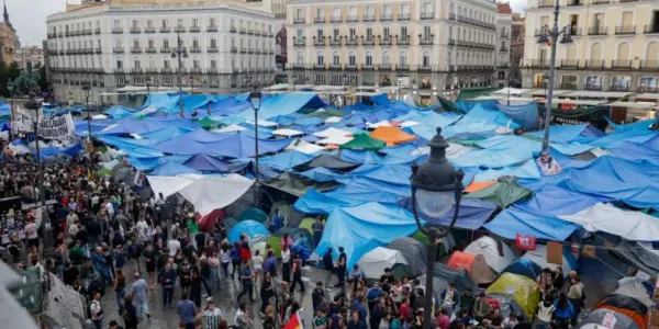 Acampada por la vivienda en Sol este viernes.